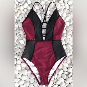 Cupshe - Stay Together Mesh One-piece Swimsuit in Berry - size xxl